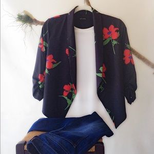SOLD OUT!   Frida sleeve blazer