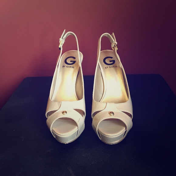 Guess pumps