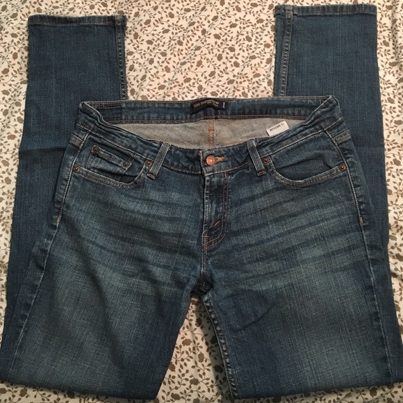 LEVI JEANS