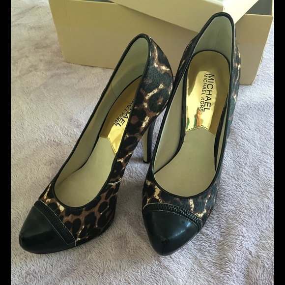 ✨🛍🎄🎁✨NIB Michael Kors Cheetah Platform Pump - Picture 2 of 4