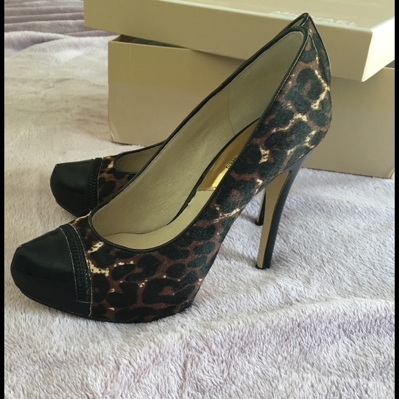 ✨🛍🎄🎁✨NIB Michael Kors Cheetah Platform Pump - Picture 3 of 4