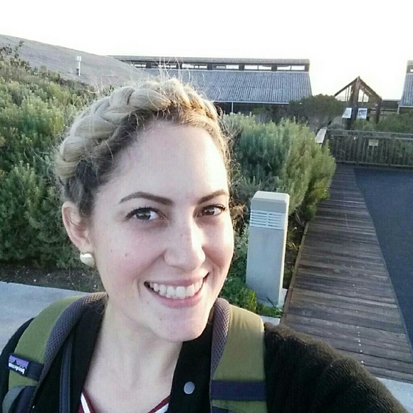 Meet your Posher, Lindsay - Picture 3 of 4