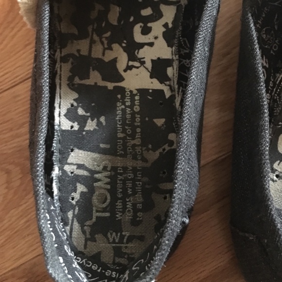 Gray TOMs - Picture 2 of 3