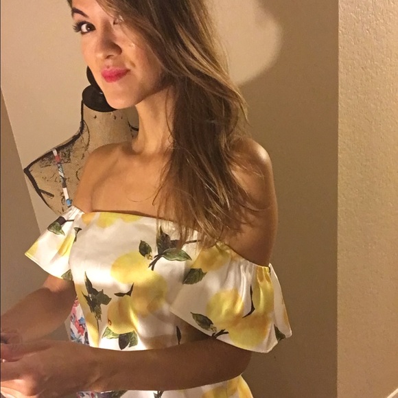 NWT off shoulder lemon top - Picture 4 of 4