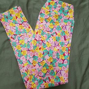 Candy heart lularoe leggings!!! OS
