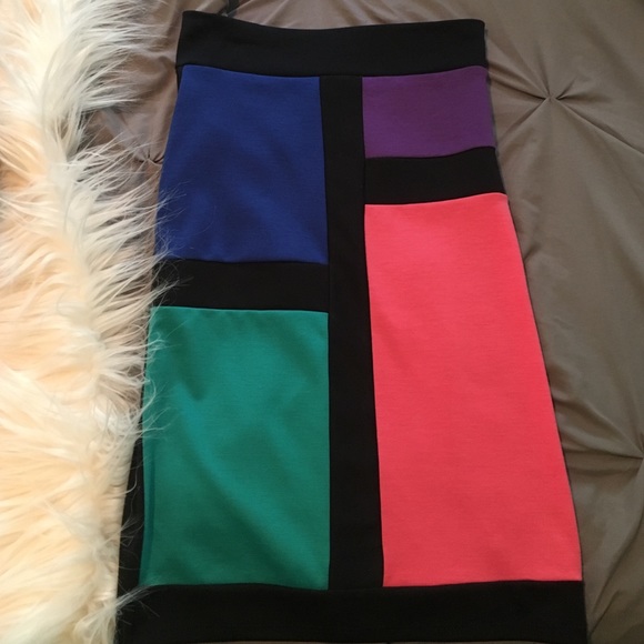Knee length color block skirt