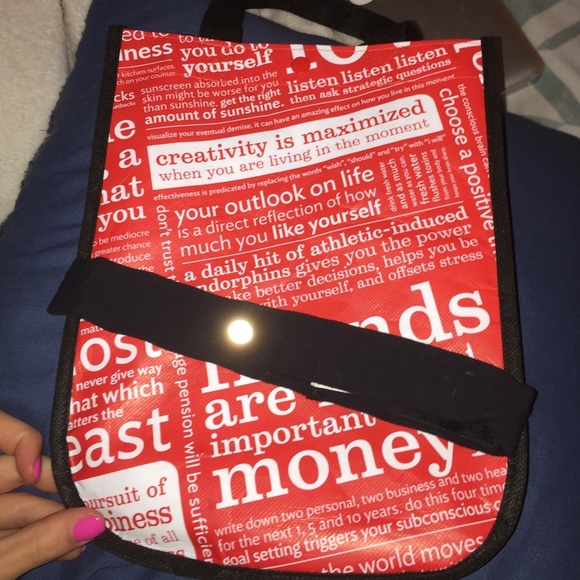 black lulu lemon headband (comes with bag)