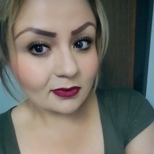 Meet your Posher, Cynthia