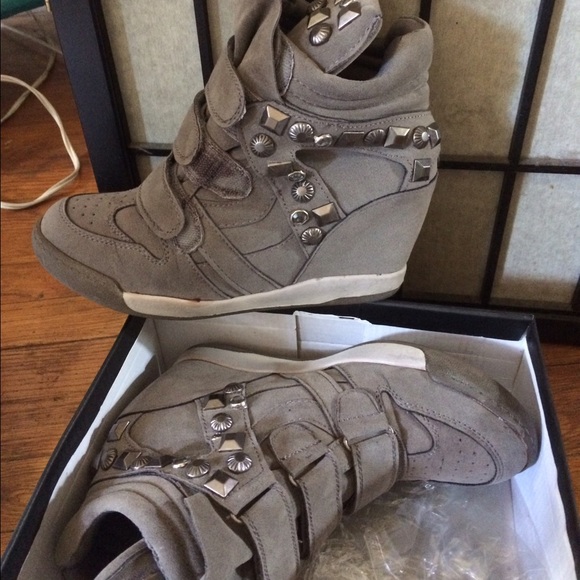 Wild diva like new sneaker wedges