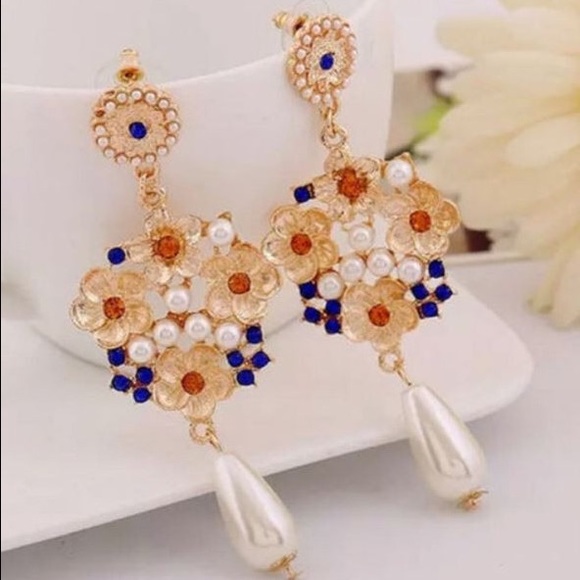 New! Flower & Pearl Dangle Stud Earrings. - Picture 1 of 2