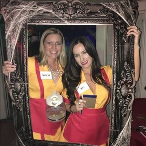 (2) Two Broke Girls Costumes