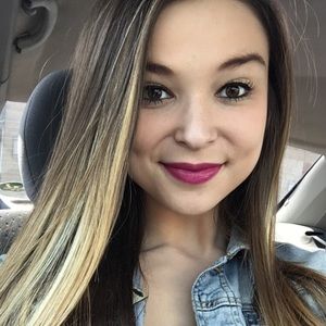 Meet your Posher, Lauren