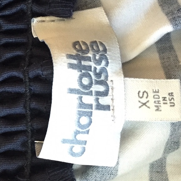 NWOT White with blue stripes printed skirt 🎀 - Picture 3 of 3