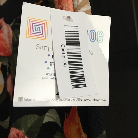 NWT XL Lularoe Cassie - Picture 3 of 3