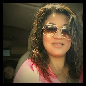 Meet your Posher, Cecilia