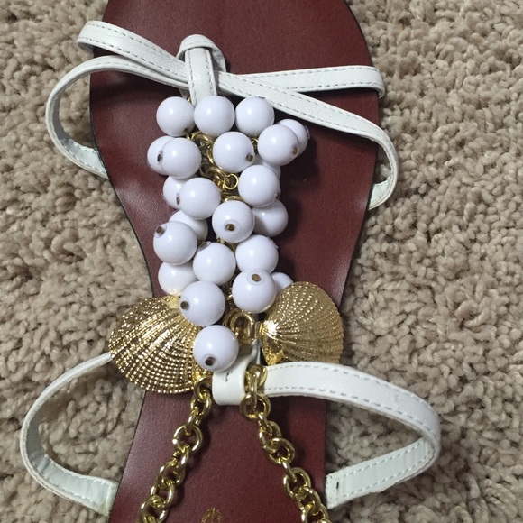 NWOT Bebe Seashell Sandals - Picture 2 of 3
