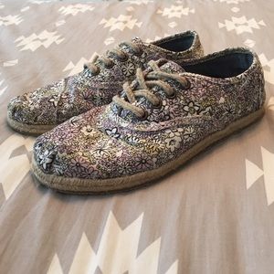 TOMS floral lace up sneakers