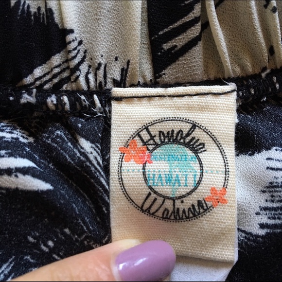 Palm Printed Shorts - Picture 3 of 3