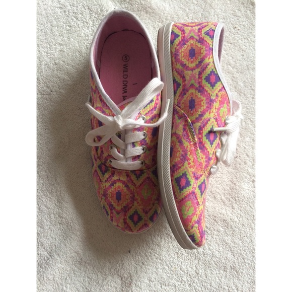 Pink Printed Shoes