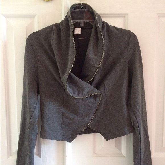 NWOT double-breasted crop sweater/jacket