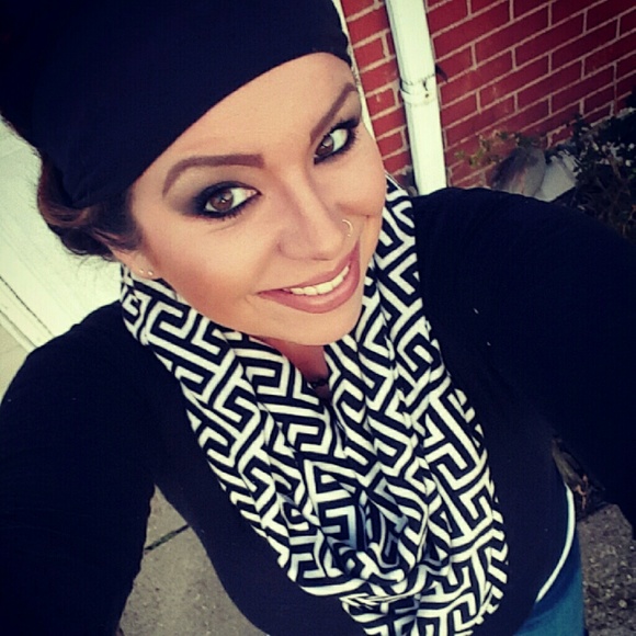 Meet your Posher - Picture 5 of 6