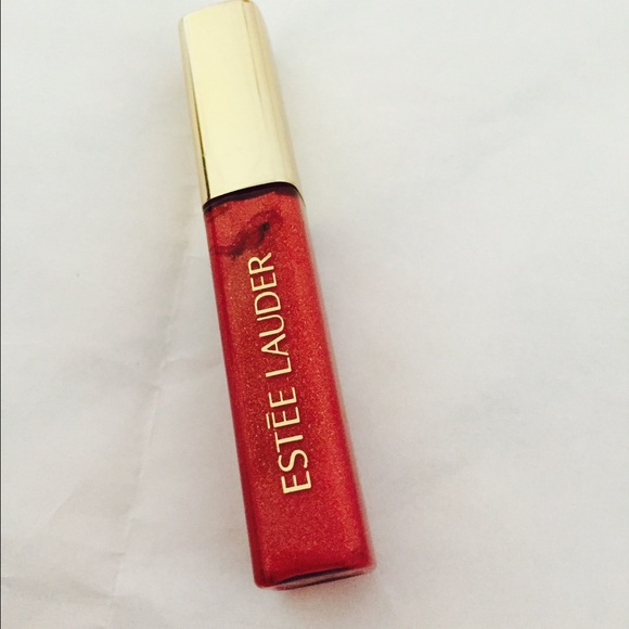 Estee lauder lip gloss. Garnet desire!