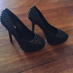 Spiked shoes