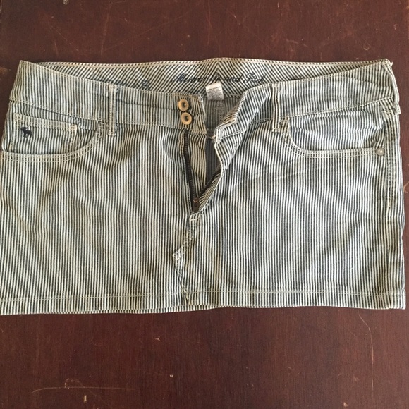 Abercrombie & Fitch **MINI** skirt!