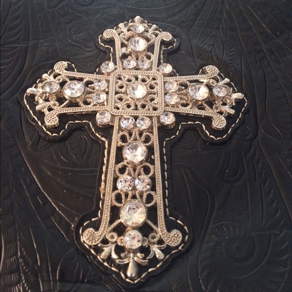 Black Leather look Purse beautiful Cross on Front - Picture 2 of 4