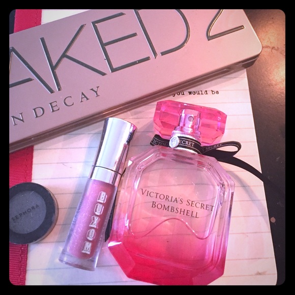 Victoria's Secret Bombshell perfume