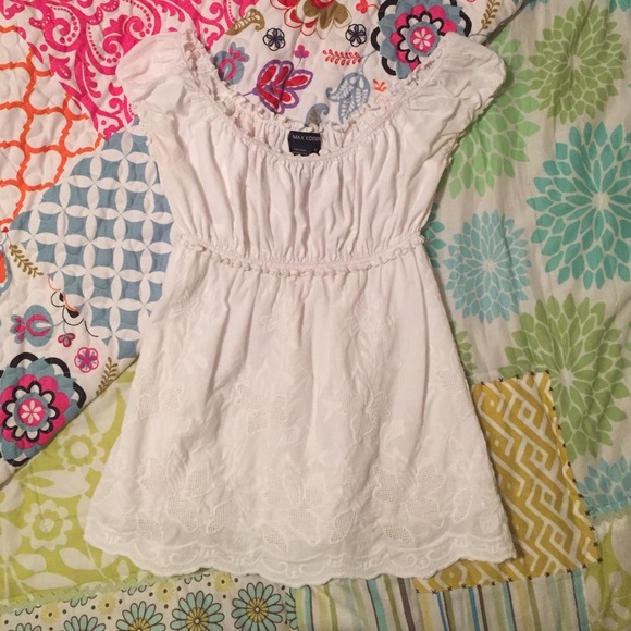 White short sleeve shirt