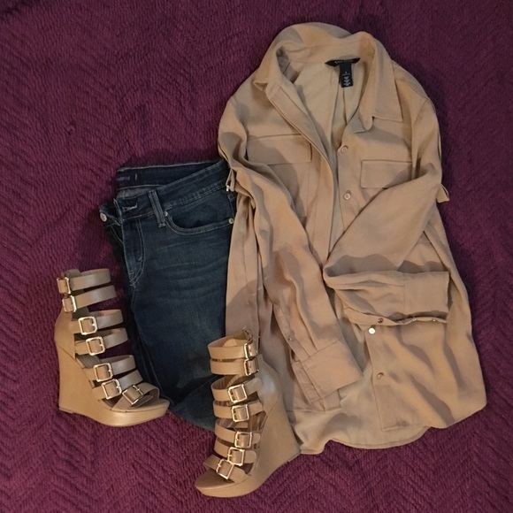 WHBM Long Sleeve and Levi Jeans