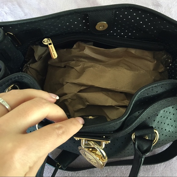 ✅SOLD✅RARE MK🎀Perforated Hamilton Bag - Picture 3 of 4