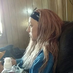 Meet your Posher, Hallie