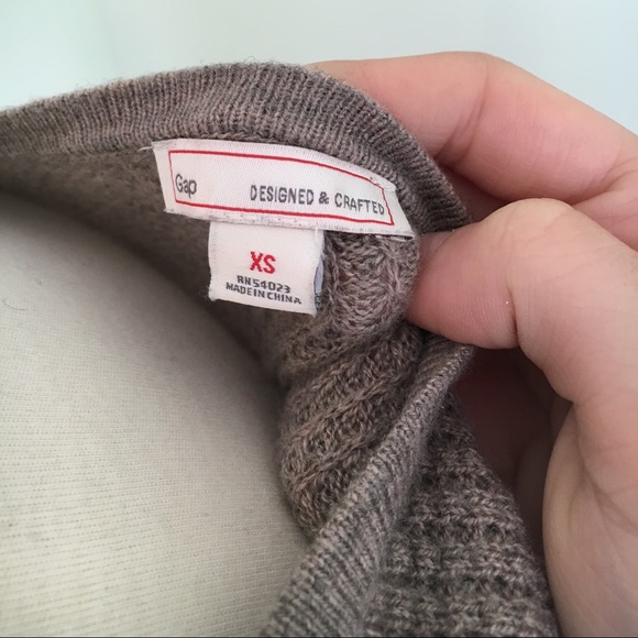 Button up sweater - Picture 2 of 2