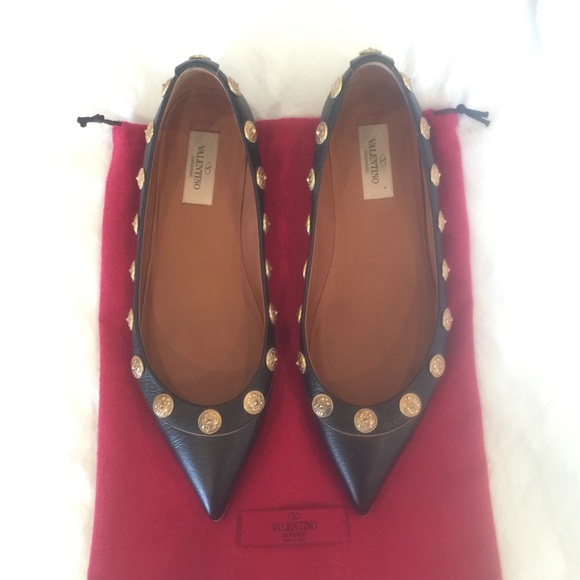 Valentino Gryphon Stud Ballerina Flats Size 39 8.5