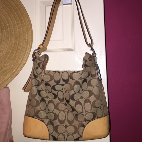 Coach Handbags - ✨Authentic Coach Shoulder Bag