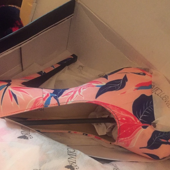 Pink pumps - Picture 2 of 3