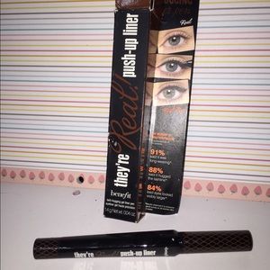 Benefit They're Real pushup Liner