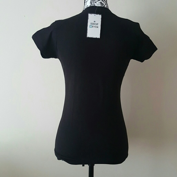 *Host Pick* "Im Late" V-Neck T - Picture 4 of 4