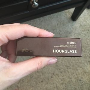 Hourglass hidden corrective concealer in tan.