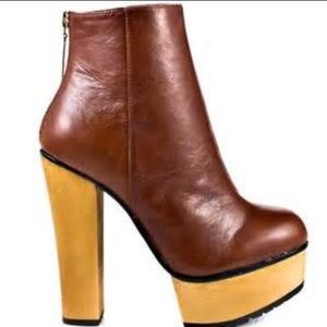 🎉SALE🎉 Betsey Johnson Maybill Cognac Boots
