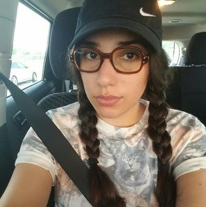 Meet your Posher, Adriana