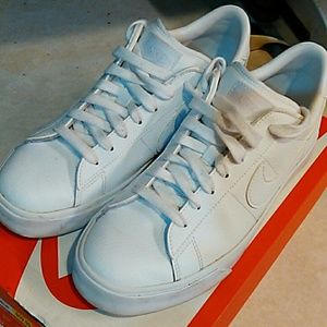 nike  sweet classic leather