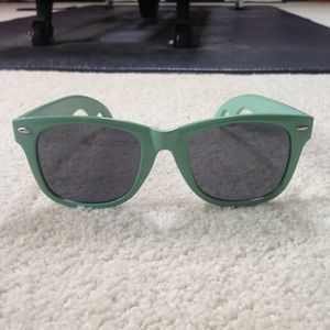 FUN bottle-opening sunglasses