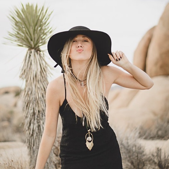 Meet your Posher, Brittany - Picture 2 of 8