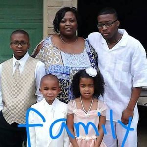 Meet your Posher, Latosha