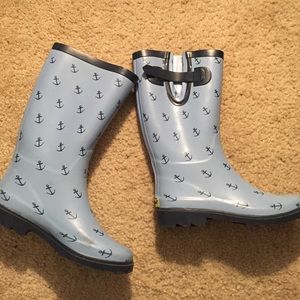 Size 8 Western Chief Rain Boots