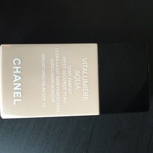 Chanel vitalumiere Aqua foundation