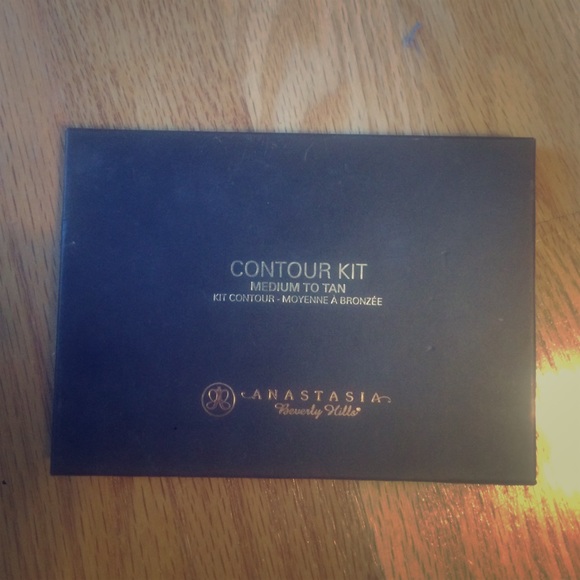 Anastasia Beverly Hills contour kit